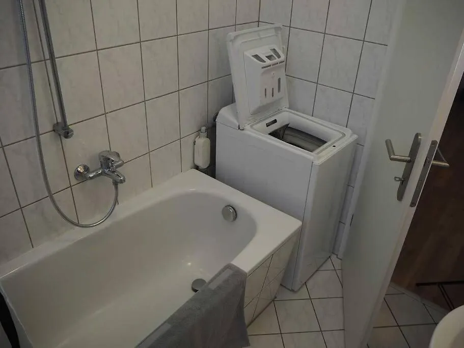 3-Raum Wohnung In Dresden, Ideal Fuer Monteure 0*,  Německo